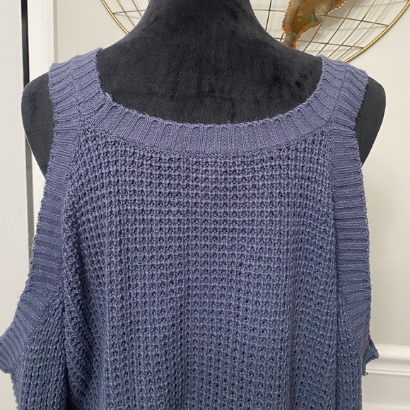 Charlotte Russe | Oversized Knit Open-Shoulder Sweater - Picture 5 of 6